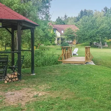 Four Bedroom In Band Szentgal